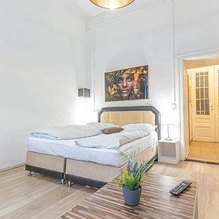 Chic Apartment- Suitable For Longstays Near Matzleinsforferplatz Відень Екстер'єр фото