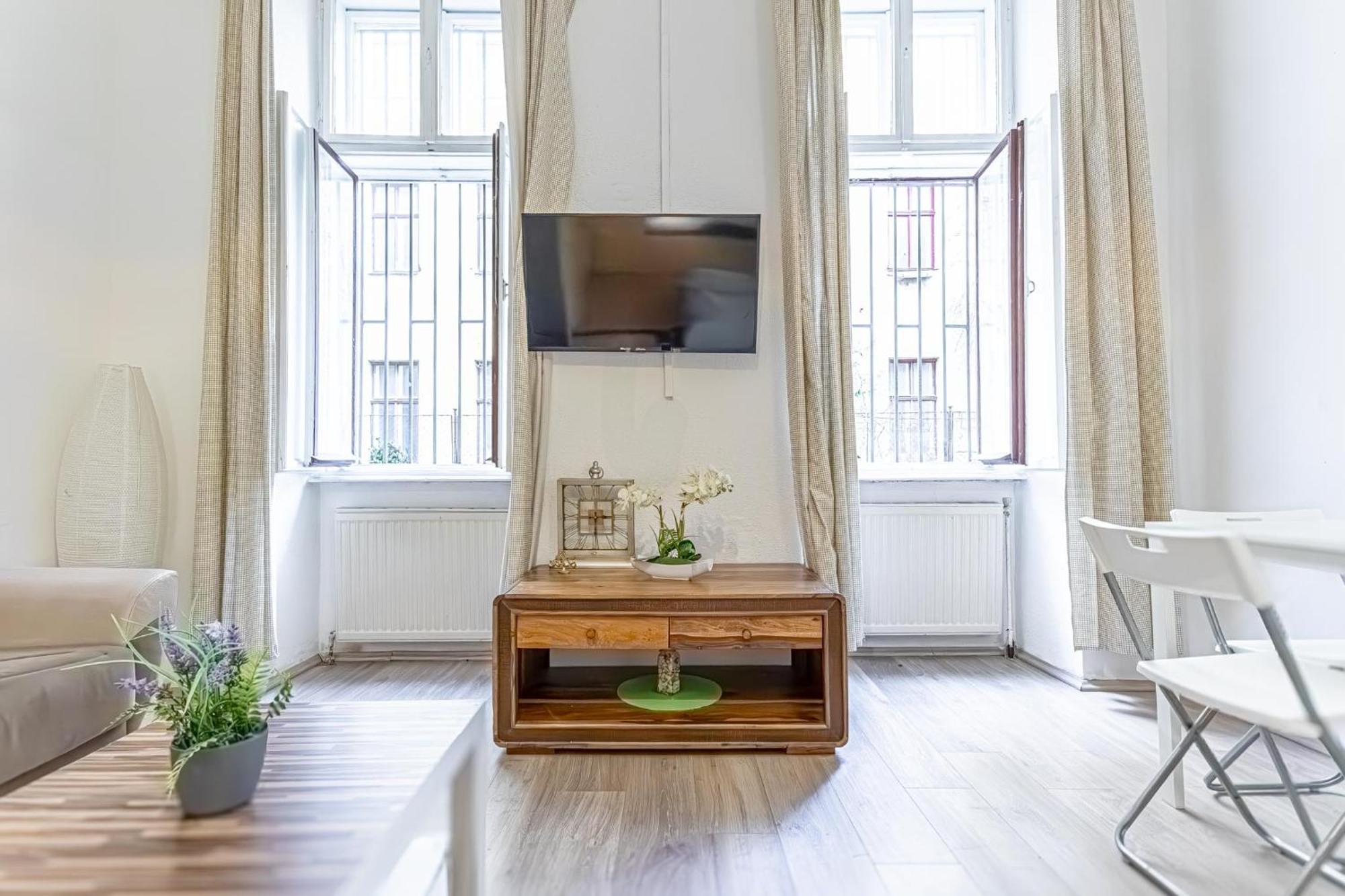 Chic Apartment- Suitable For Longstays Near Matzleinsforferplatz Відень Екстер'єр фото