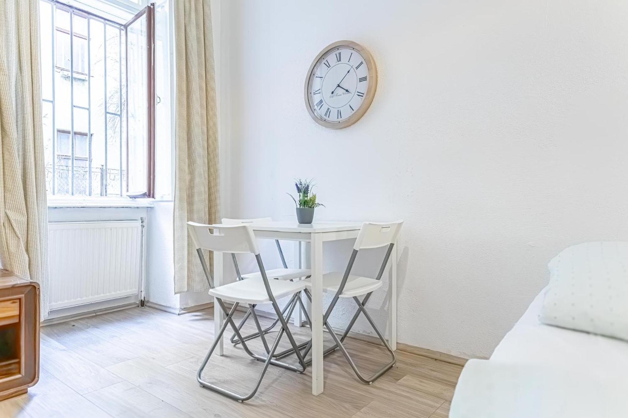 Chic Apartment- Suitable For Longstays Near Matzleinsforferplatz Відень Екстер'єр фото