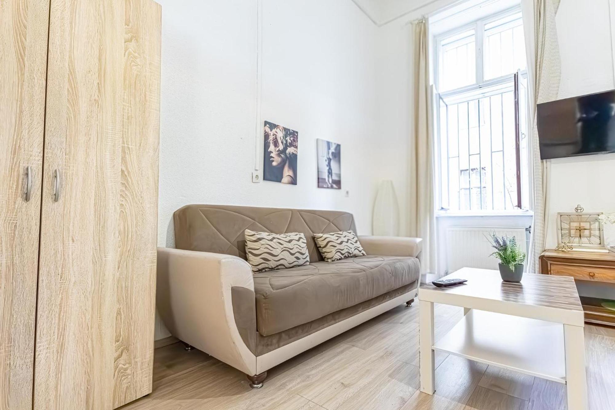 Chic Apartment- Suitable For Longstays Near Matzleinsforferplatz Відень Екстер'єр фото