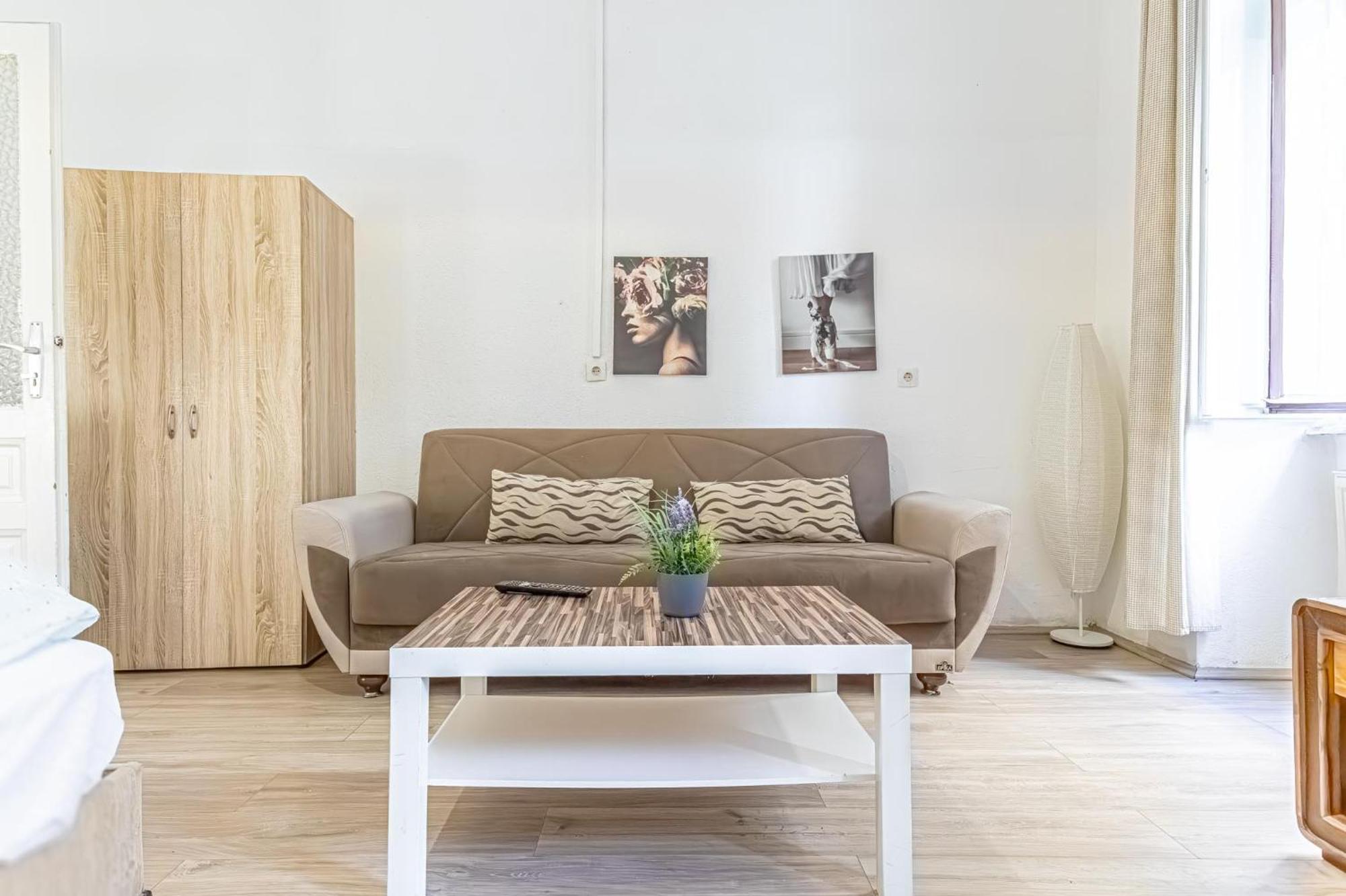 Chic Apartment- Suitable For Longstays Near Matzleinsforferplatz Відень Екстер'єр фото